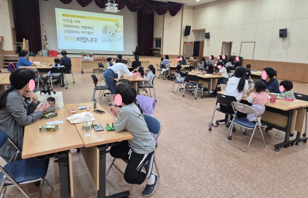 가족사랑의 날(2차)_편지쓰기 활동사진